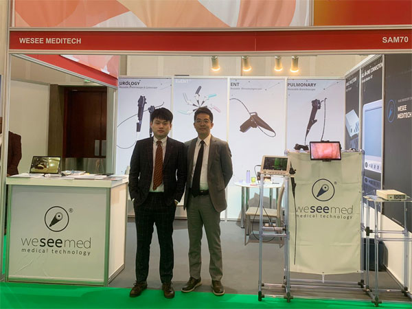 1746988360188110.jpg 2023新闻图1-参加展会的同事ps600.jpg